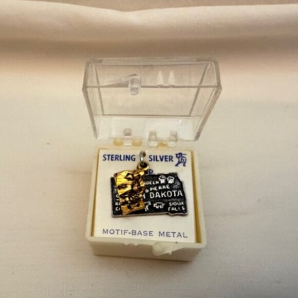 Vintage Sterling Silver South Dakota State Souvenir Charm - Picture 1 of 7